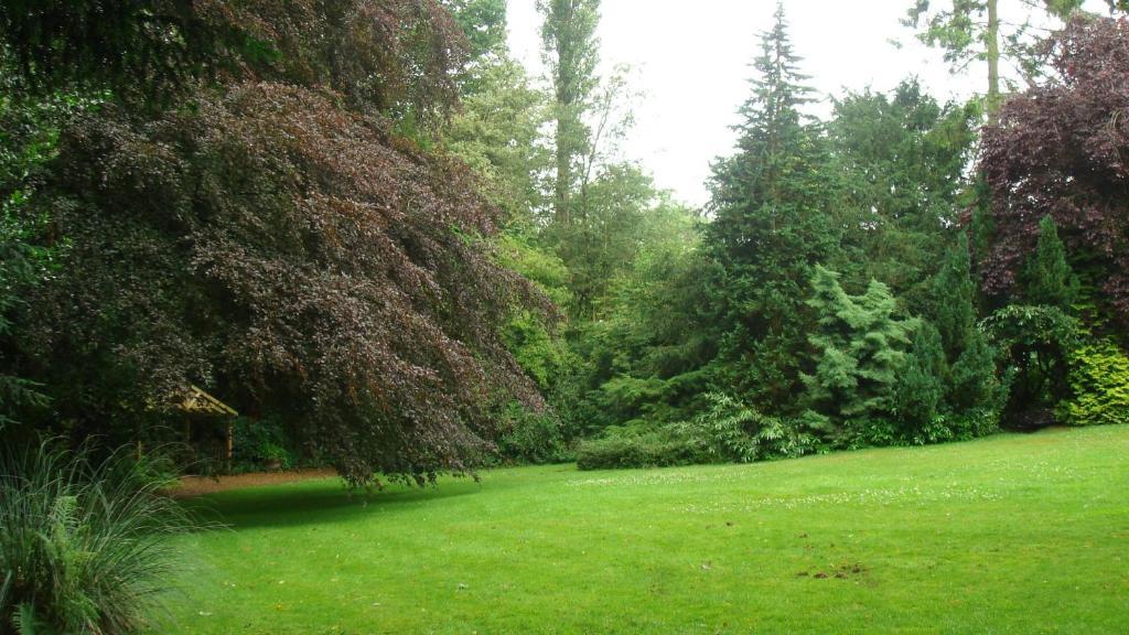 Deanwater Hotel Wilmslow Bagian luar foto